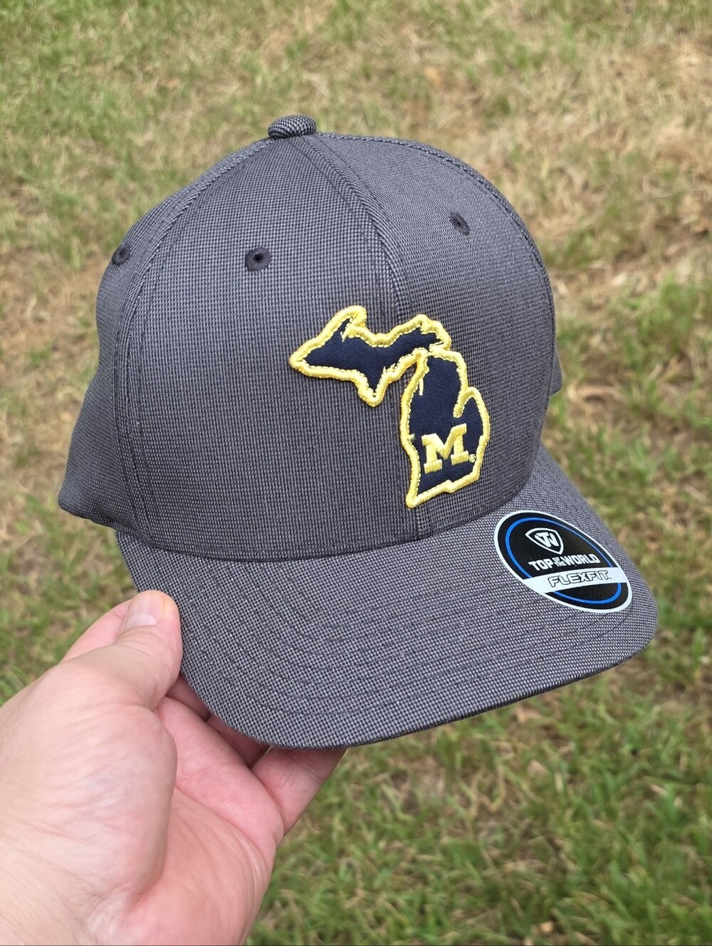 TOP OF THE WORLD|Michigan Wolverines|Black White Gray Towner Flex Fit Hat|OSFM